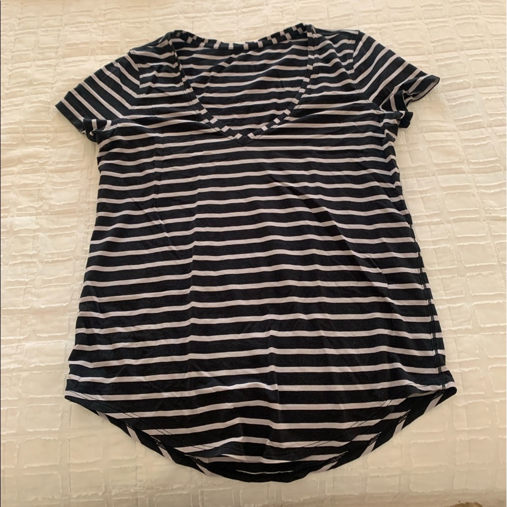 Lululemon Love V-Neck Tshirt
